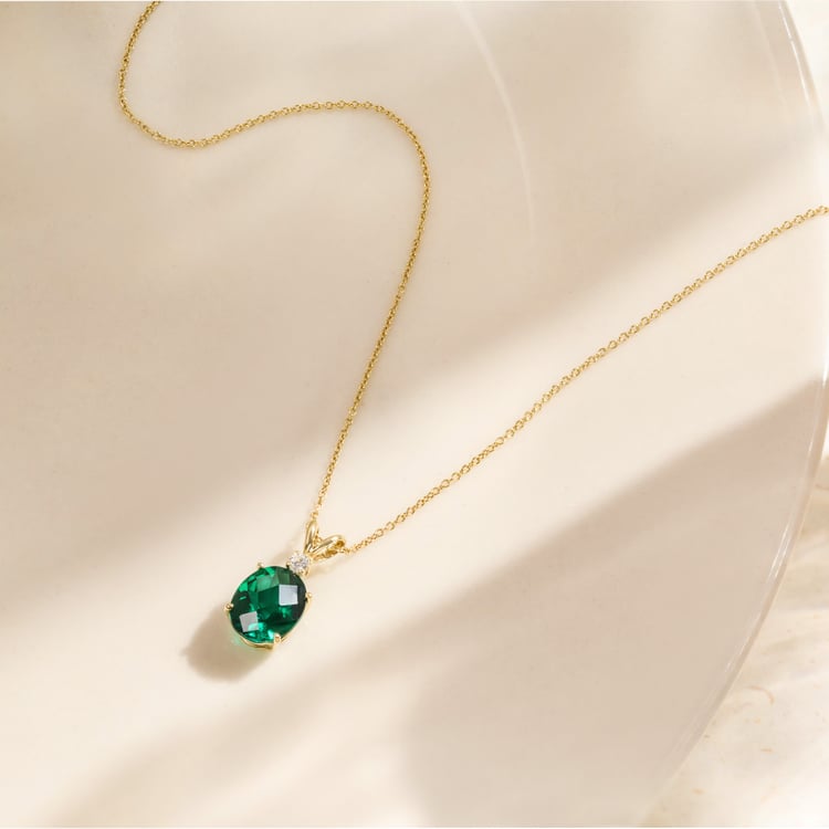 Zlatý přívěsek s lab-grown smaragdem Marta 165044