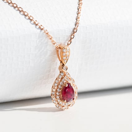 Honosný rubínový přívěsek s diamanty Barsha