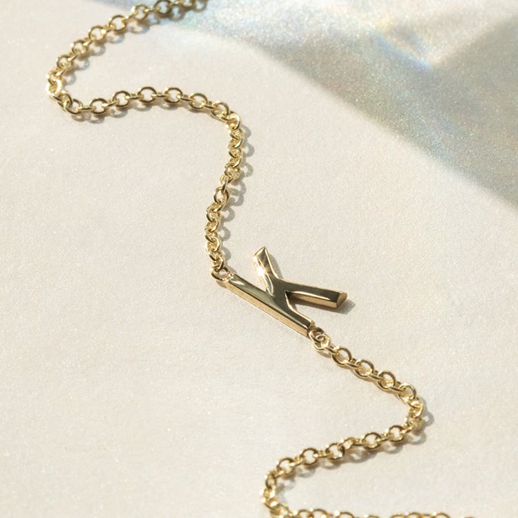 Stříbrný náhrdelník s písmenkem podle vaší volby Lupe 138936