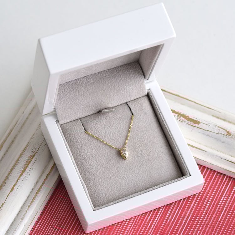 Náhrdelník s diamantem ze žlutého zlata 84681