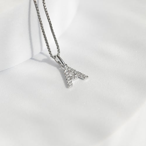 Stříbrný přívěsek ve tvaru písmene s lab-grown diamanty Letra