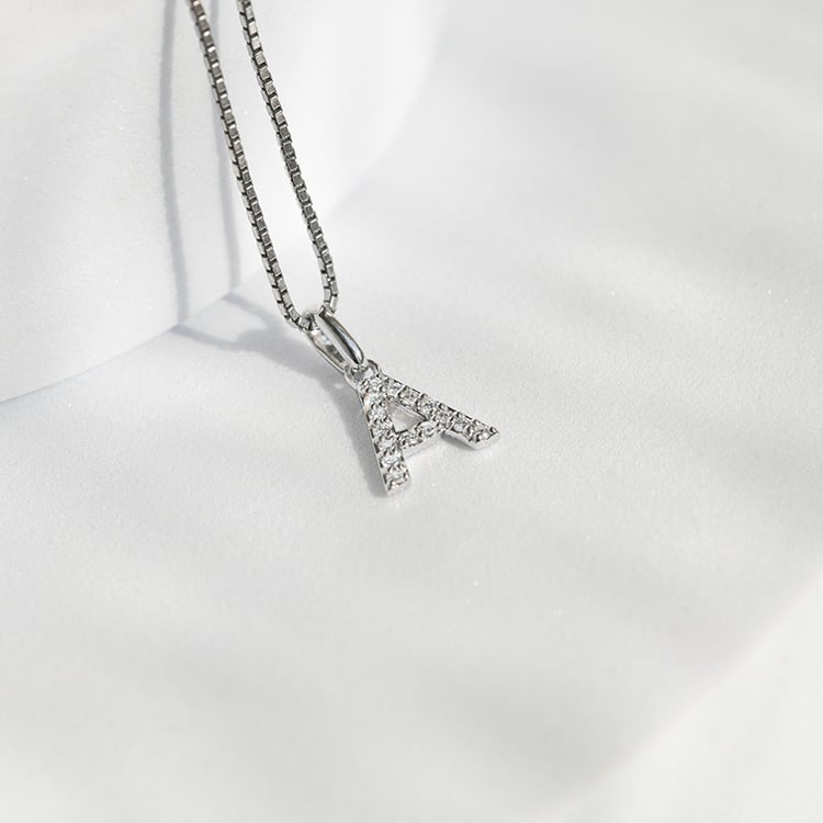 Stříbrný přívěsek ve tvaru písmene s lab-grown diamanty Letra 143896