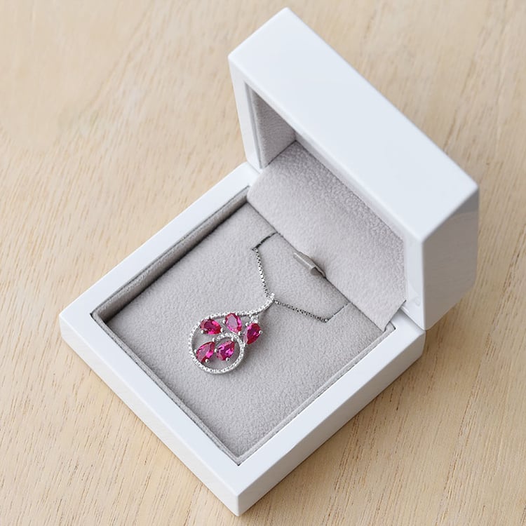 Stříbrný náhrdelník 92305