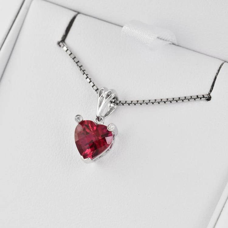 Rubínový přívěšek stříbrný 4209