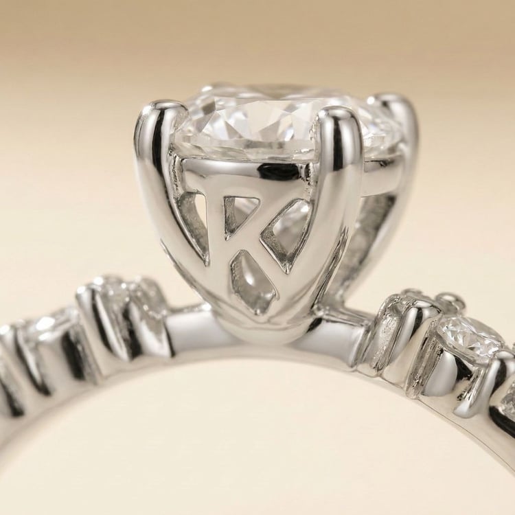 Zásnubní prsten s výběrem písmene a diamanty Carina 167554