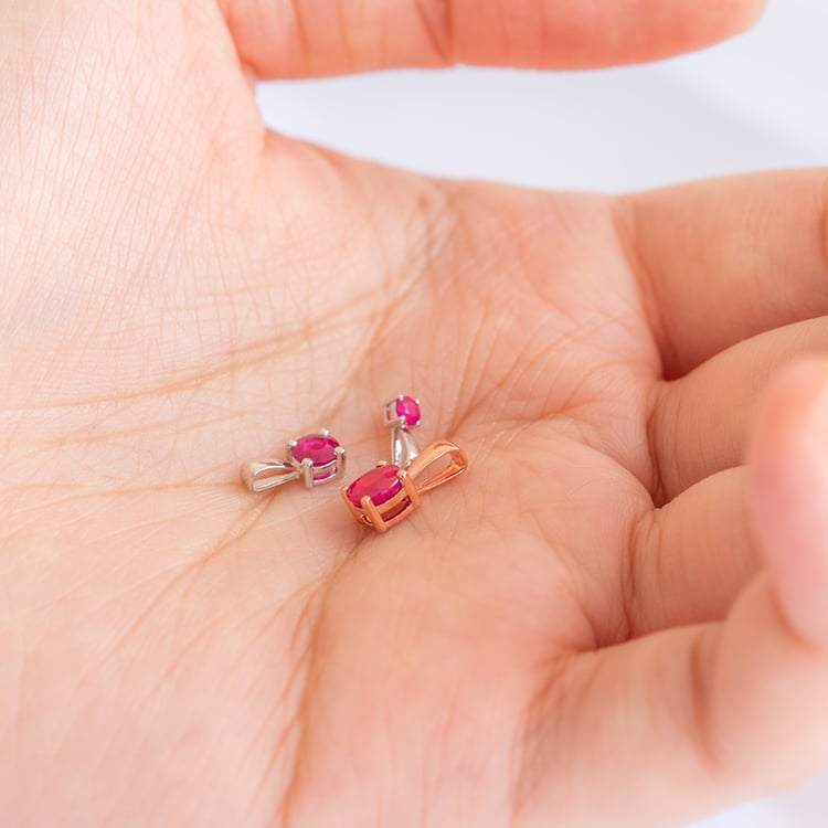 Přívěsek s rubínem s výběrem velikosti Quinn 123588