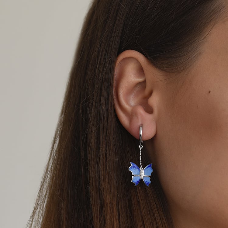 Stříbrné visací náušnice s enamelovými motýlky 64000