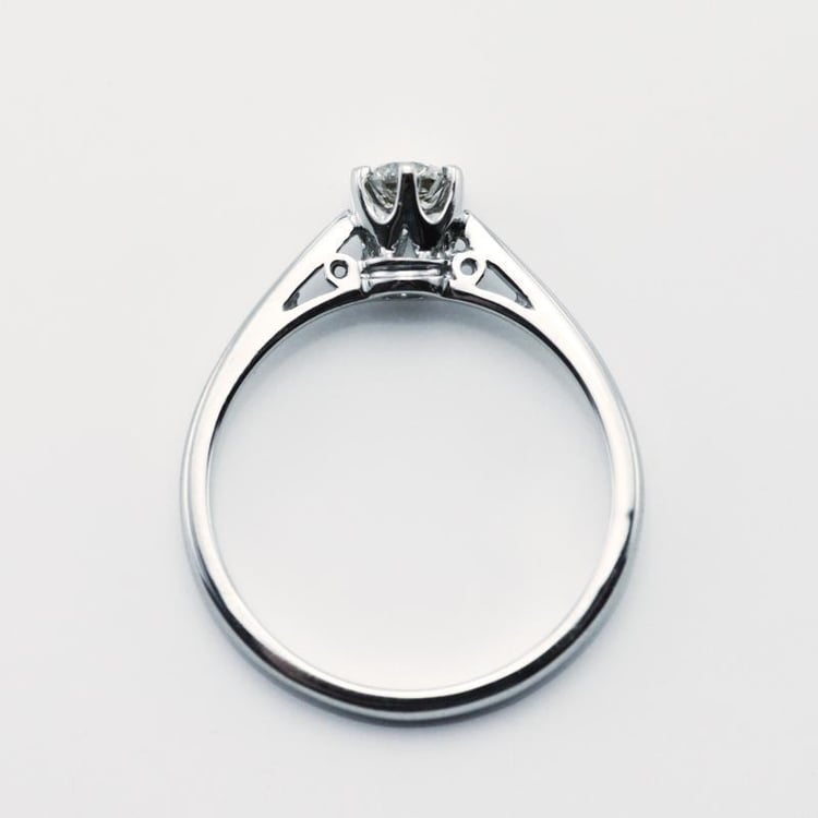 Prsten z platiny s diamantem 10549