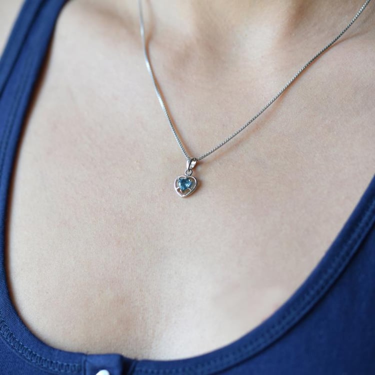 Náhrdelník s topazem 15550