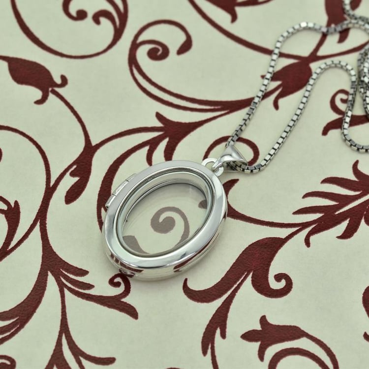 Medailon ze stříbra 25931