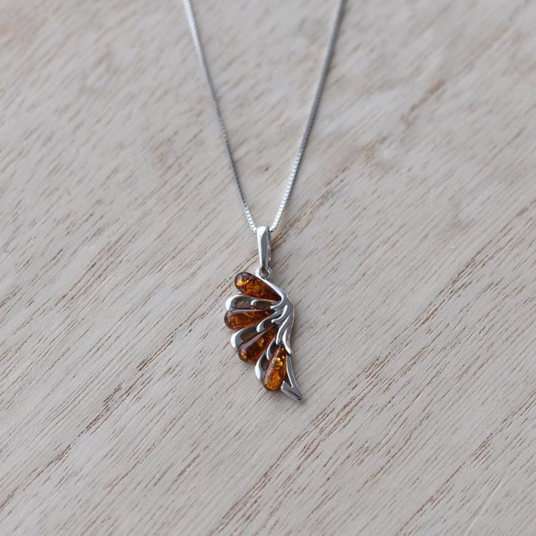 Andělské křídlo ve stříbrném přívěsku 52060