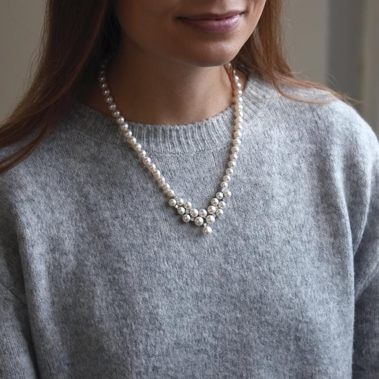 Romantický stříbrný perlový náhrdelník 50779