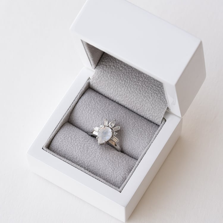 Zásnubní prsten s měsíčním kamenem 74643