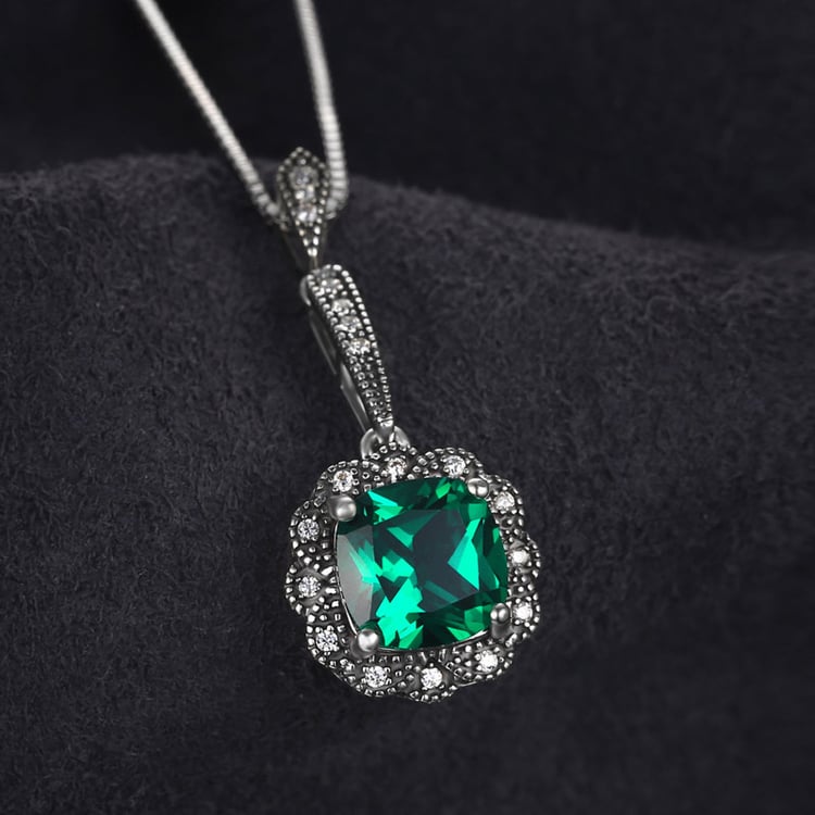 Náhrdelník s emerald smaragdem 19314