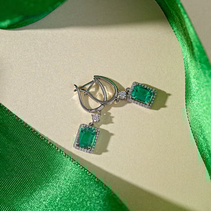 Smaragdové náušnice s lab-grown diamanty Amata