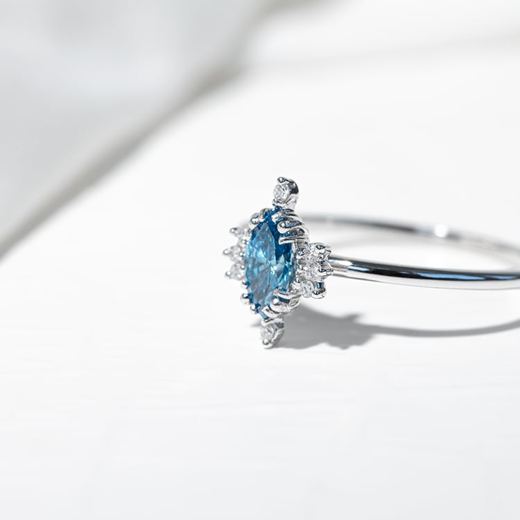 Zásnubní prsten s 0.31ct IGI certifikovaným modrým lab-grown diamantem Janne 125695