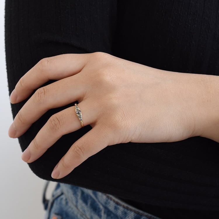 Zlatý prsten se salt and pepper diamanty 96376