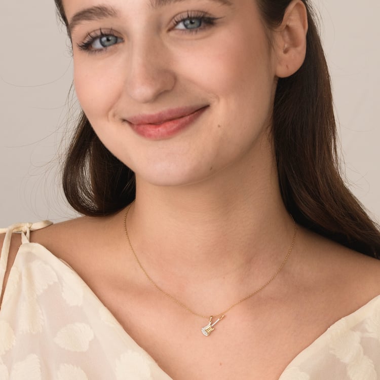 Zlatý přívěsek s lab-grown diamantem ve tvaru kytary 165688