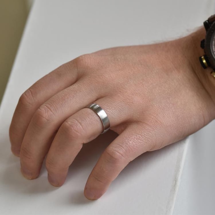 Snubní prsteny klasického komfortního typu z bílého zlata Ygyn 31708