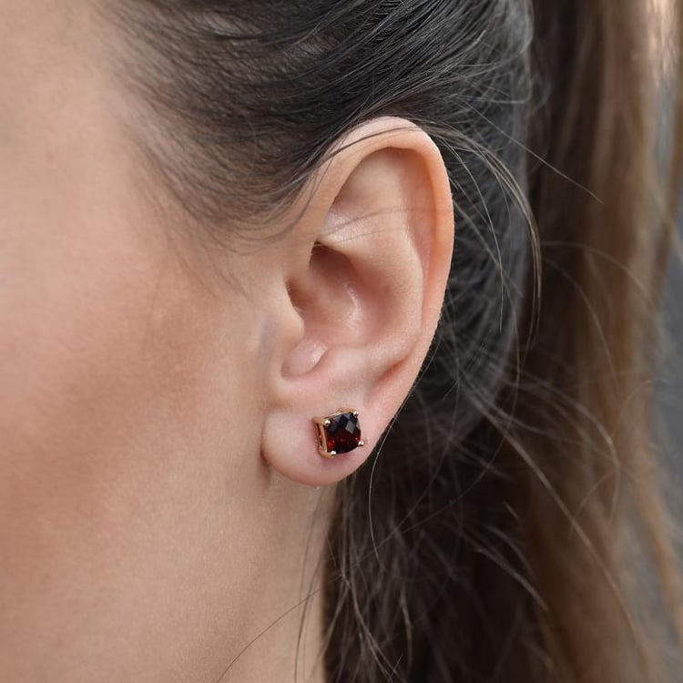 Zlaté náušnice s cushion granáty 31158