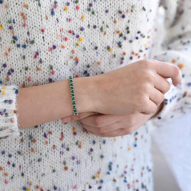 Princess smaragdy ve stříbrném náramku 59718