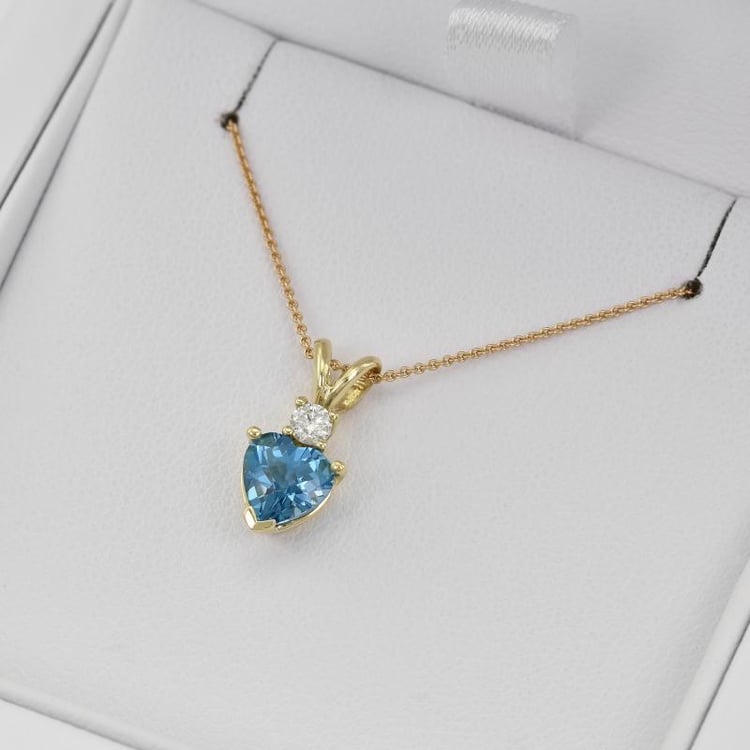 Náhrdelník s topazem 25877