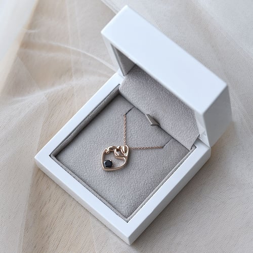 Přívěsek matka s dítětem se safírem a diamantem Ella