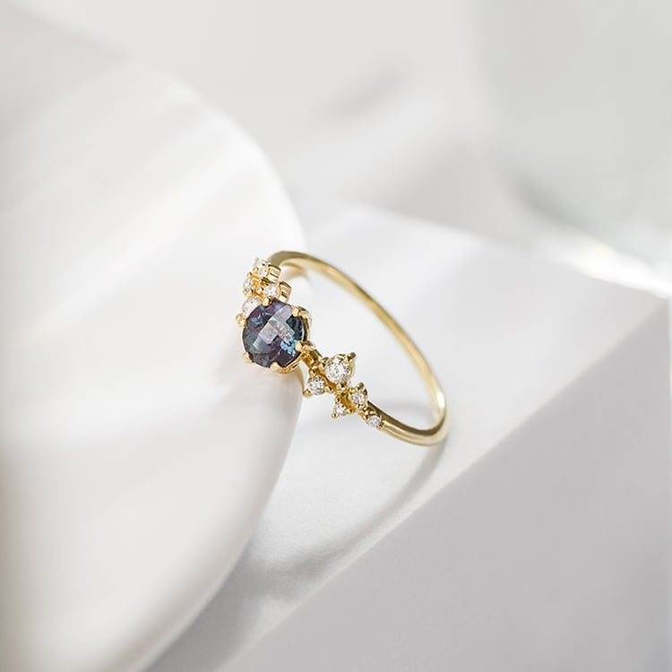 Zásnubní prsten s lab-grown alexandritem a lab-grown diamanty Olha 152978