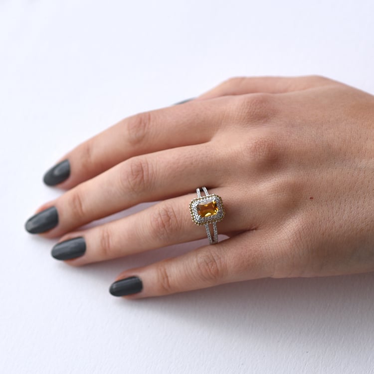 Zlatý prsten plný diamantů 61843