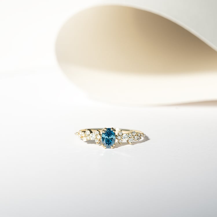 Zásnubní prsten s 0.32ct IGI certifikovaným modrým lab-grown diamantem Mica 127205