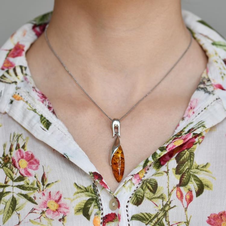 Kolekce šperků ze stříbra s medovými jantary 20467