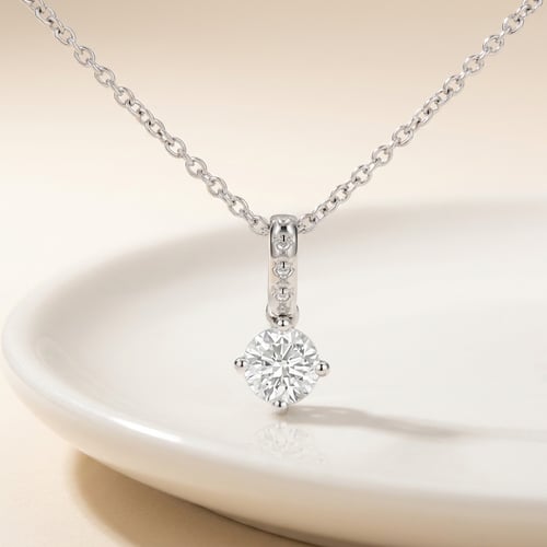 Romantický přívěsek s lab-grown diamantem Nancy