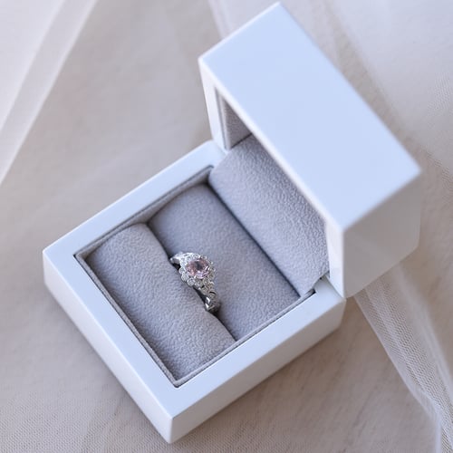 Zásnubní prsten s morganitem a diamanty ve vintage stylu Jyspie