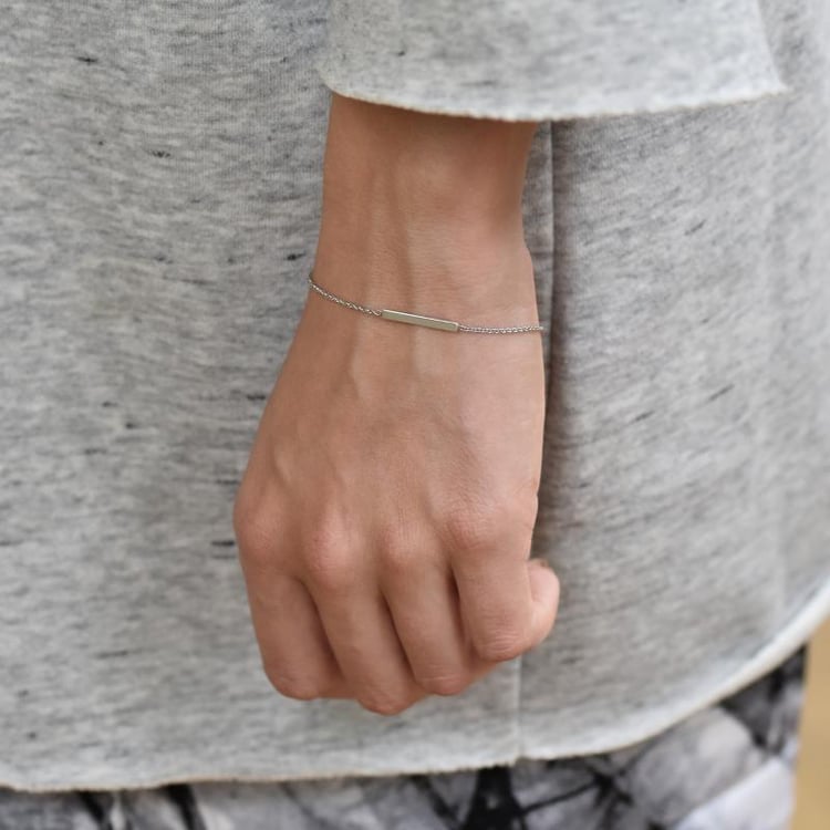 Stříbrný minimalistický náramek Bar 102990