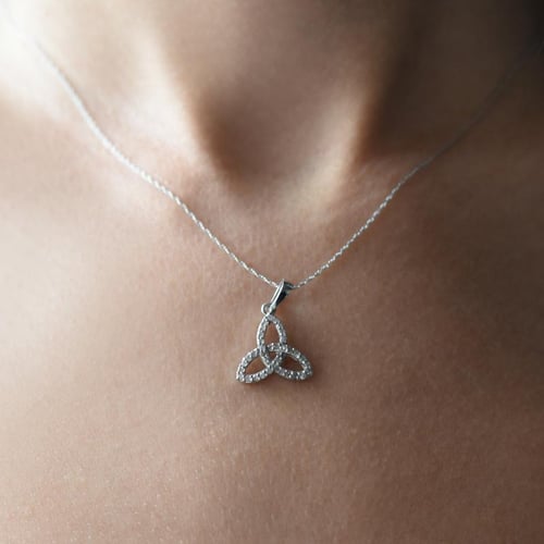 Diamantový přívěsek ve stylu keltského uzlu Armina