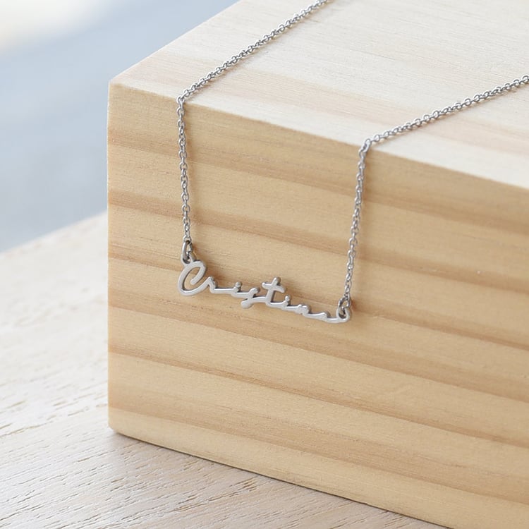 Jméno podle přání na zlatém řetízku 67513