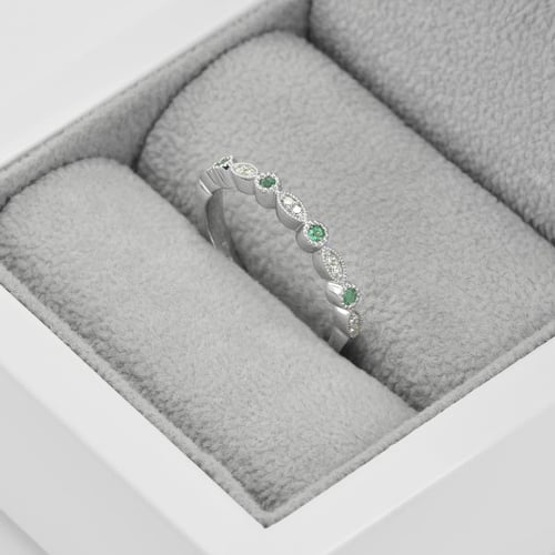 Zlatý eternity prsten s diamanty a smaragdy Alanis