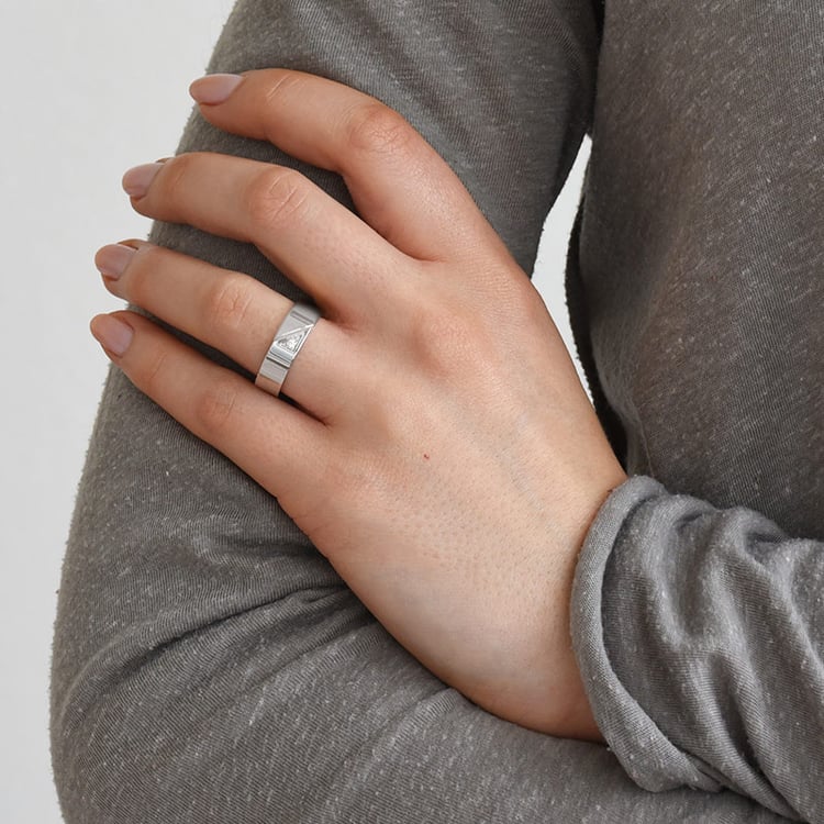 Trendy snubní prsteny ze zlata s diamanty Mert 114350