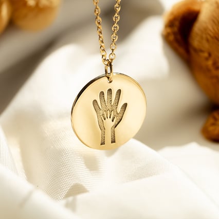 Přívěsek s gravírem rukou Mimi