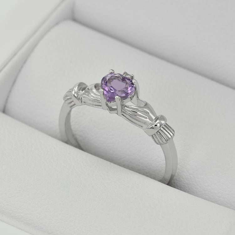 Stříbrný claddagh prsten 23147