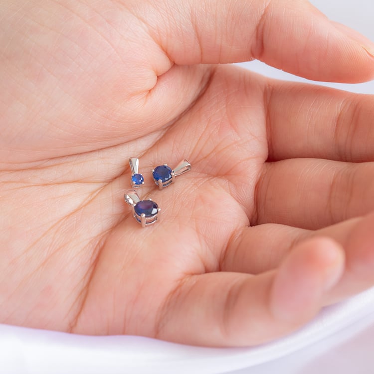 Stříbrný přívěsek s modrým safírem s výběrem velikosti Quinn 123596