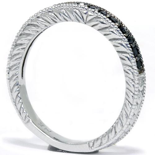 Černé diamanty ve zlatém prstenu 2677