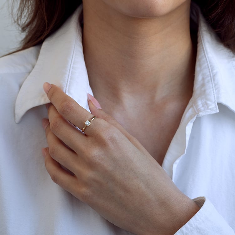 Zásnubní prsten s moissanitem Iravan 129978