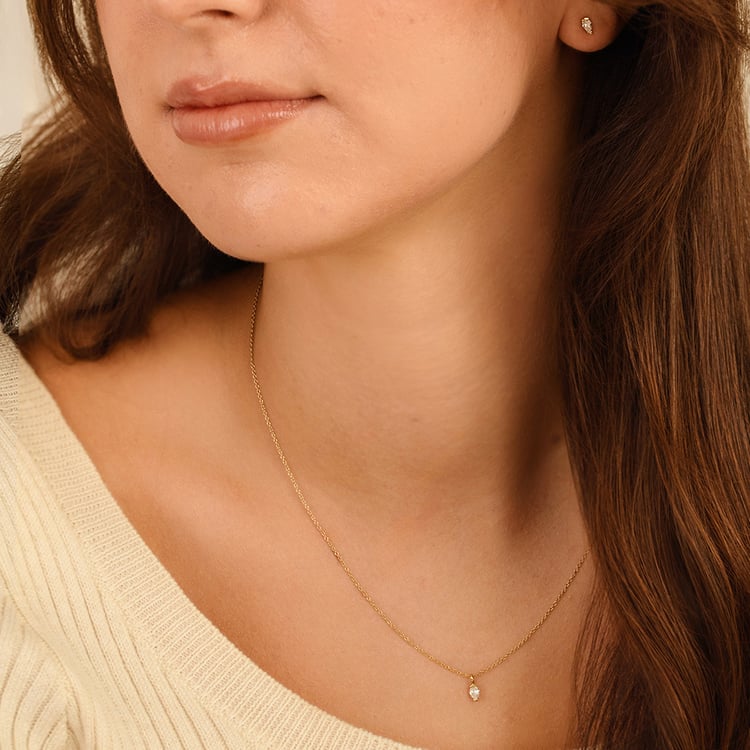 Minimalistický přívěsek ze zlata s lab-grown diamantem ve tvaru pear Malena 161877