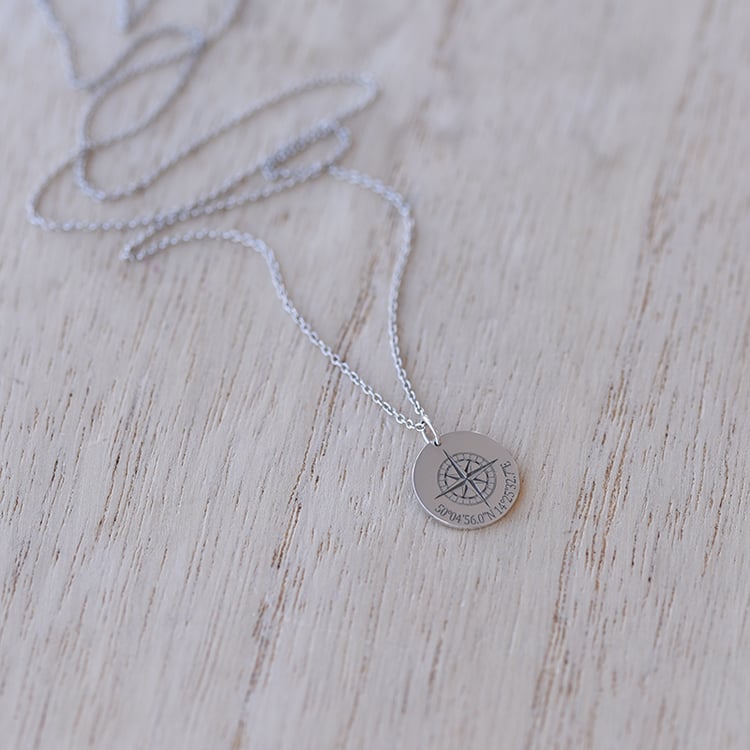 Přívěsek s gravírem souřadnic dle vlastního výběru 60057