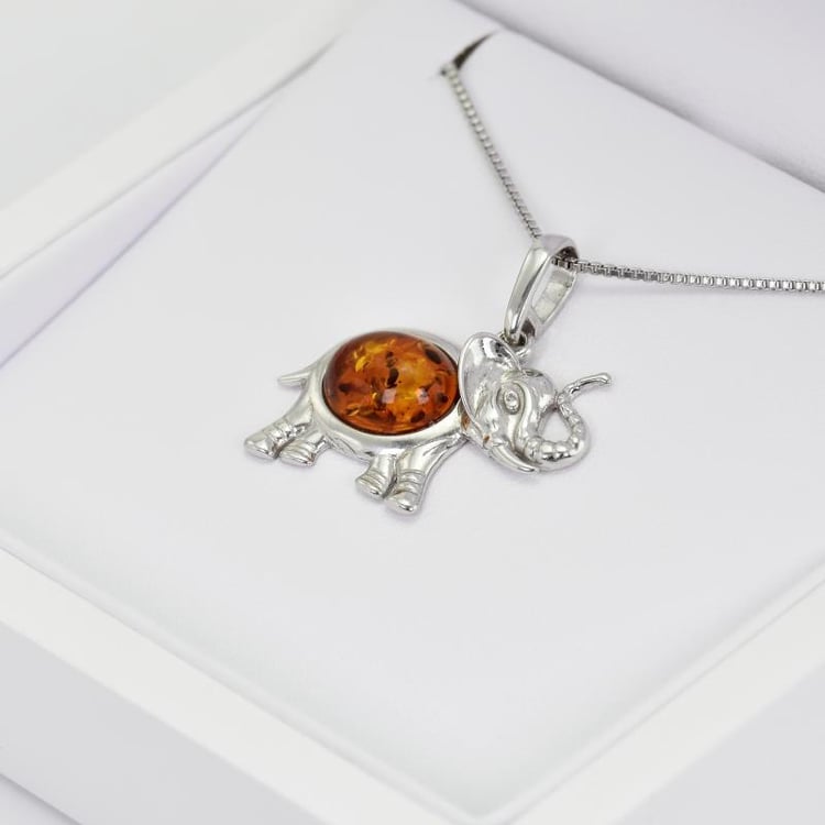 Přívěsek s jantarem 15016