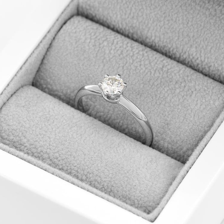 Moissanitový zásnubní prsten 21943