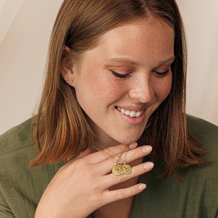 Zlatý přívěsek se symboly znamení zvěrokruhu 161310