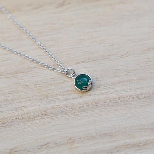 Zlatý přívěsek s cabochon onyxem Azalea