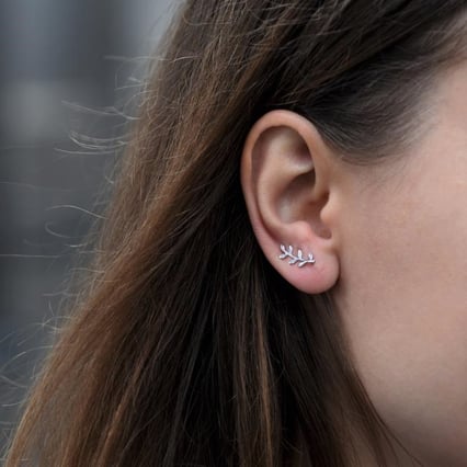 Stříbrné náušnice ear climber Orchid